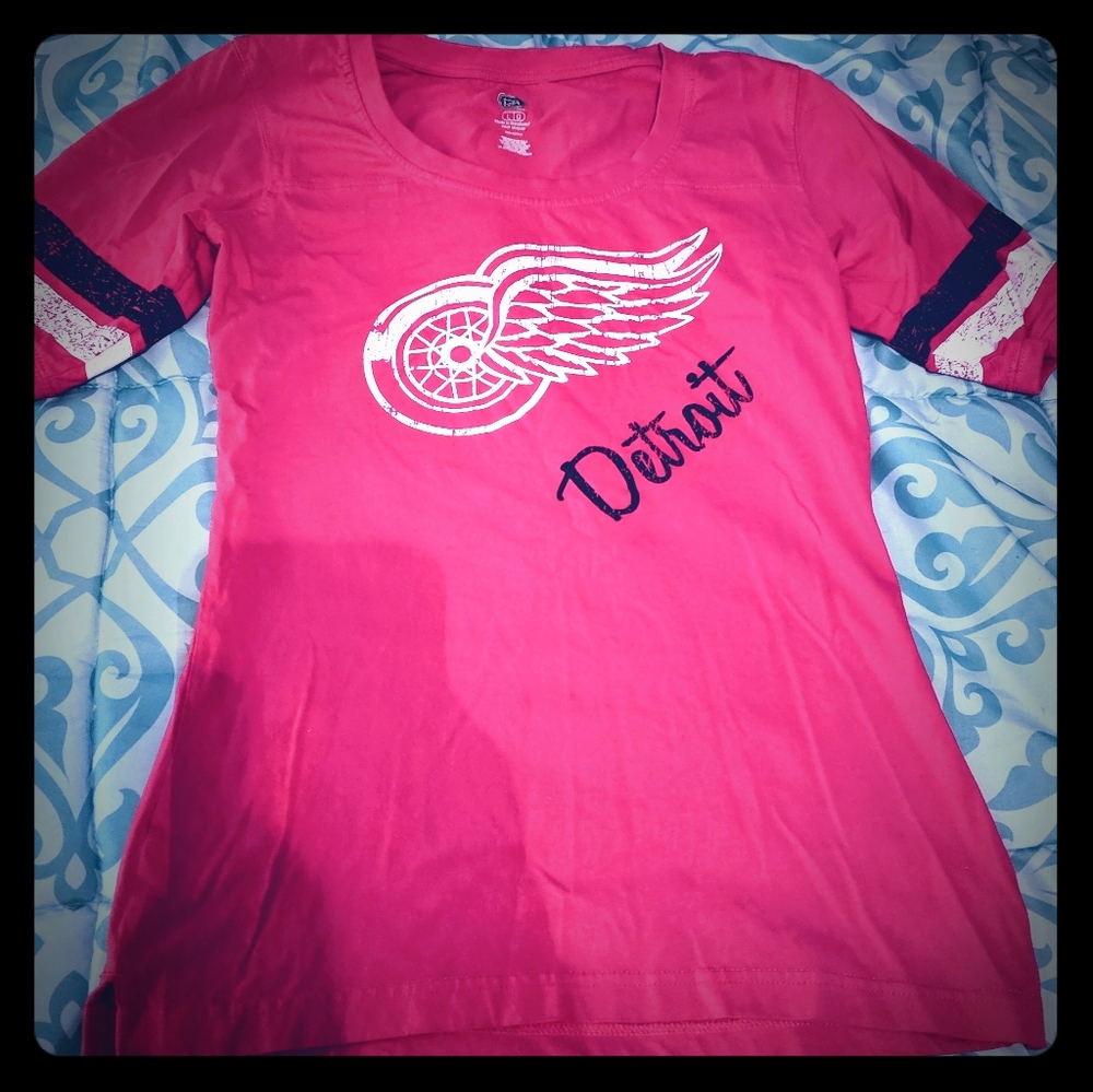 NHL Women's Red/White Detroit Red Wings Tee